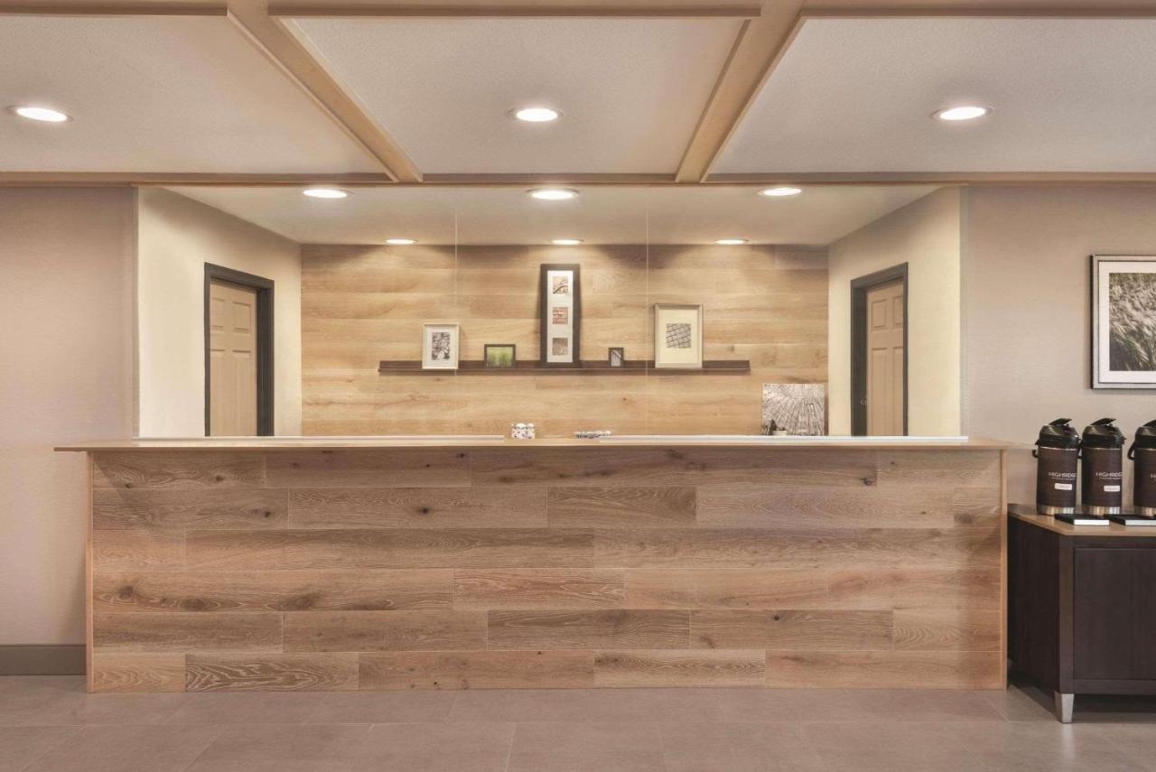 Country Inn & Suites By Radisson, Pella, Ia Eksteriør bilde